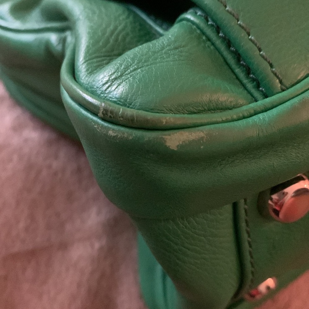 Vintage Marc Jacob’s Kelly green leather satchel. Size ~14x9 - Picture 8 of 13